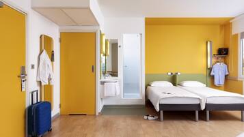 Standard Triple Room, 3 Single Beds | Desk, laptop workspace, blackout curtains, soundproofing