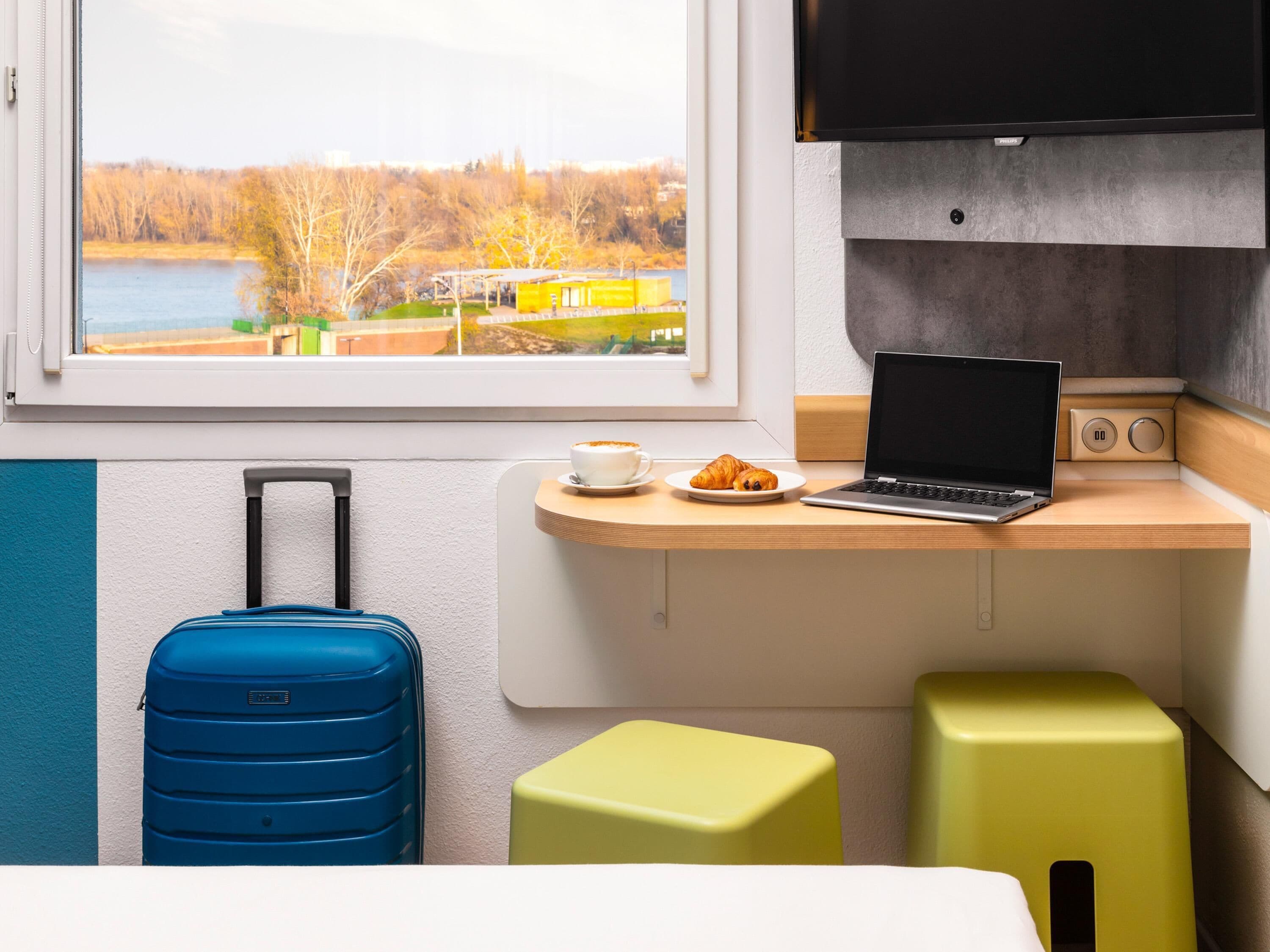 standard double room, 1 double bed | desk, laptop workspace, blackout curtains, soundproofing