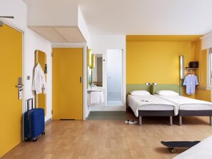 Standard Triple Room, 3 Single Beds | Desk, laptop workspace, blackout curtains, soundproofing - ibis budget Warszawa Centrum (Warsaw)