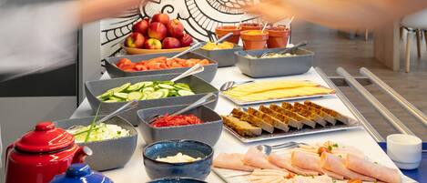 Desayuno buffet diario (PLN 38 por persona)