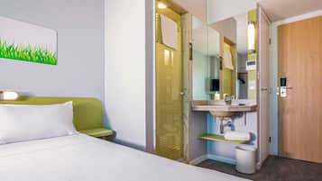 Standard Double Room, 1 Queen Bed, Non Smoking, Pets allowed | Desk, laptop workspace, soundproofing, iron/ironing board