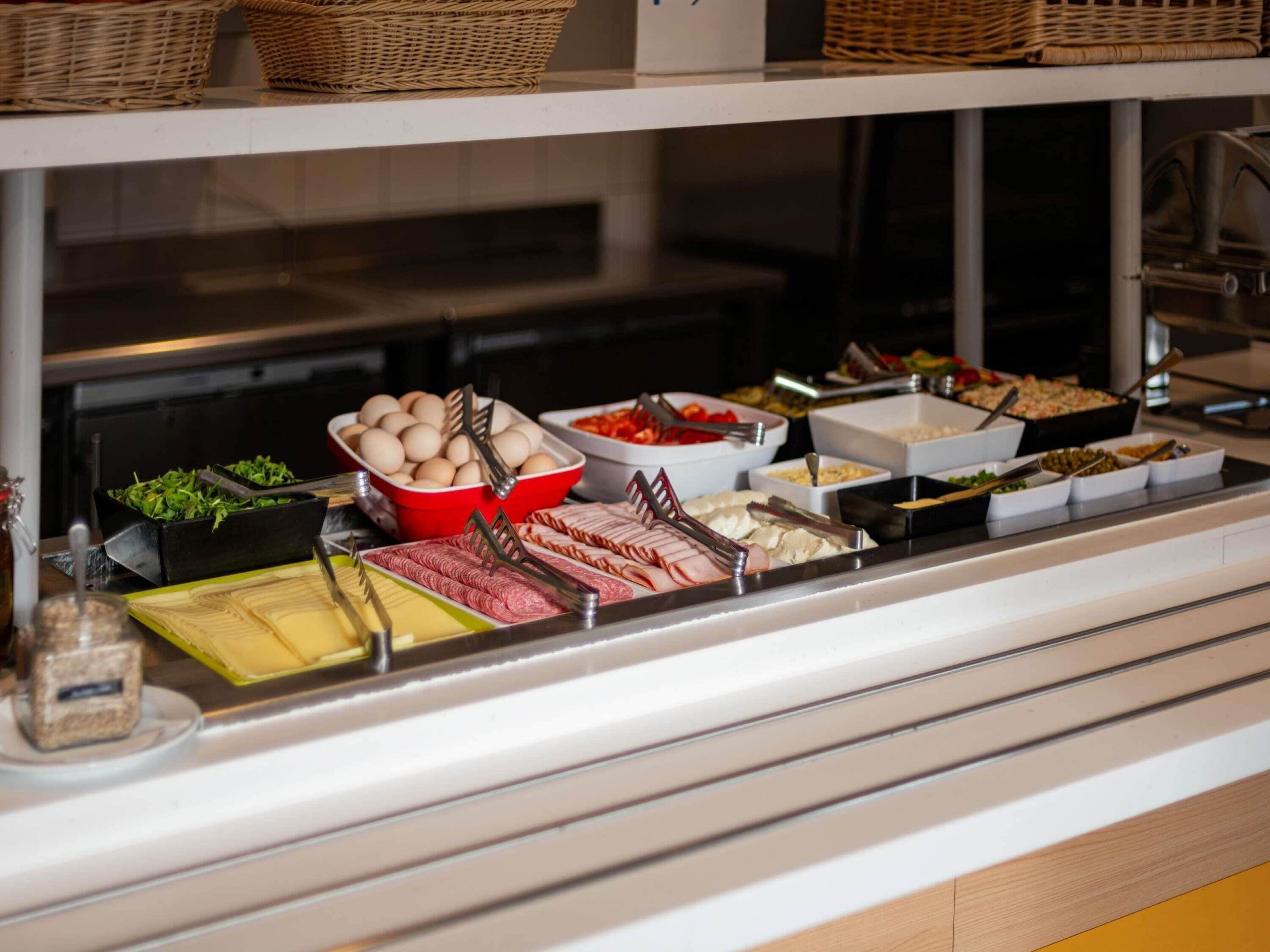 Desayuno buffet todos los días (con cargo)