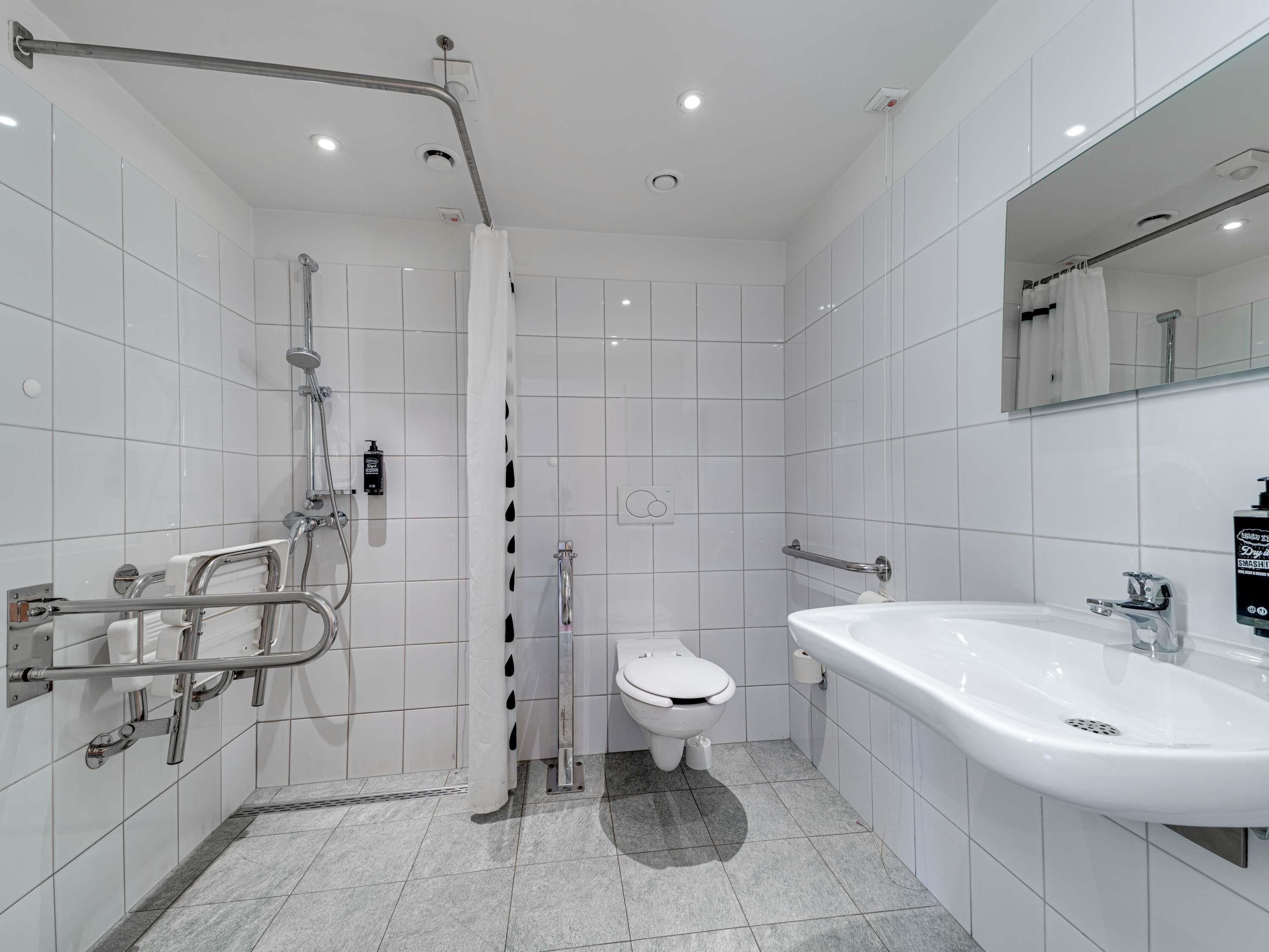 Standard Twin Room, 2 Twin Beds | Desk, laptop workspace, soundproofing, iron/ironing board (on request)