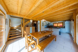 Dining - Chalet Yokanga excellent location (Haute-Nendaz)