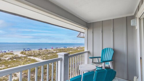 "Seaside Retreat" - Pet Friendly Oceanfront Condo, 2 Bedrooms / 2 Bathrooms