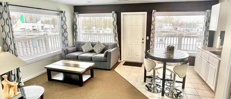 Suite Studio Deluxe, 1 très grand lit et 1 canapé-lit (Harbor Deluxe - 35) | Draps en coton égyptien, literie de qualité supérieure