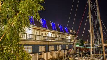 Egyptian cotton sheets, premium bedding, down comforters