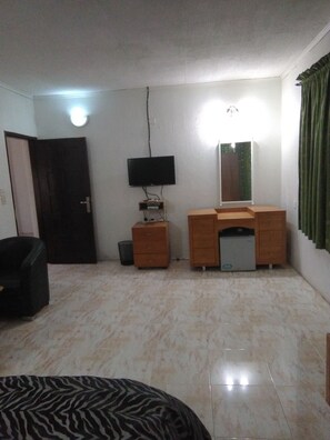 Desk, laptop workspace, free WiFi, bed sheets