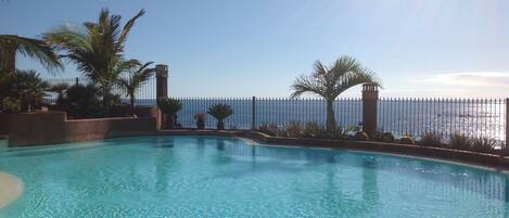 Et oppvarmet basseng