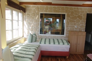 2 bedrooms, iron/ironing board, WiFi, bed sheets - Friendly, bright apartment in a central, rural Harz region (Silstedt)