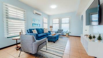 Fernseher, Videospiele, DVD-Player, Stereoanlage