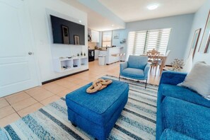 Téléviseur, jeux vidéo, lecteur de DVD, chaîne audio