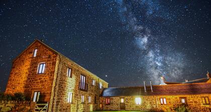The Beautiful Hedgerows Close to Sennen, Porthcurno, Minack, Sea, pet friendly
