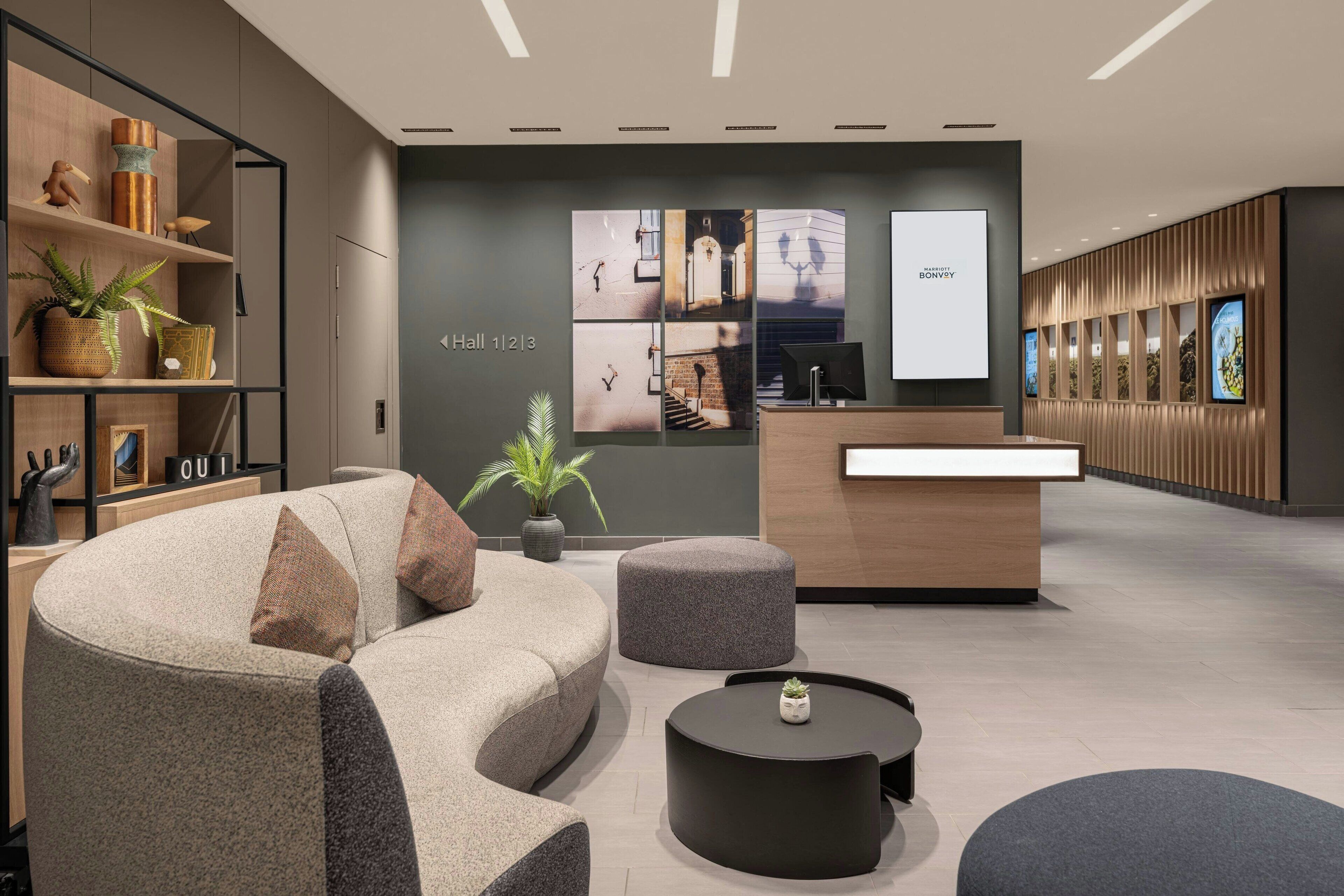 Photo - Courtyard by Marriott Paris Porte de Versailles