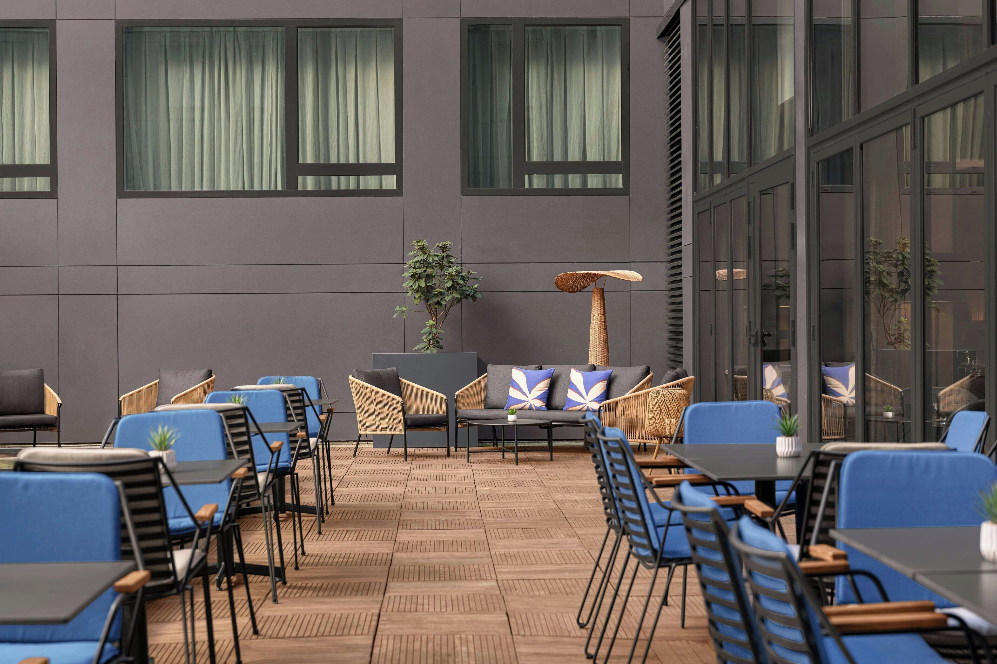 Photo - Courtyard by Marriott Paris Porte de Versailles