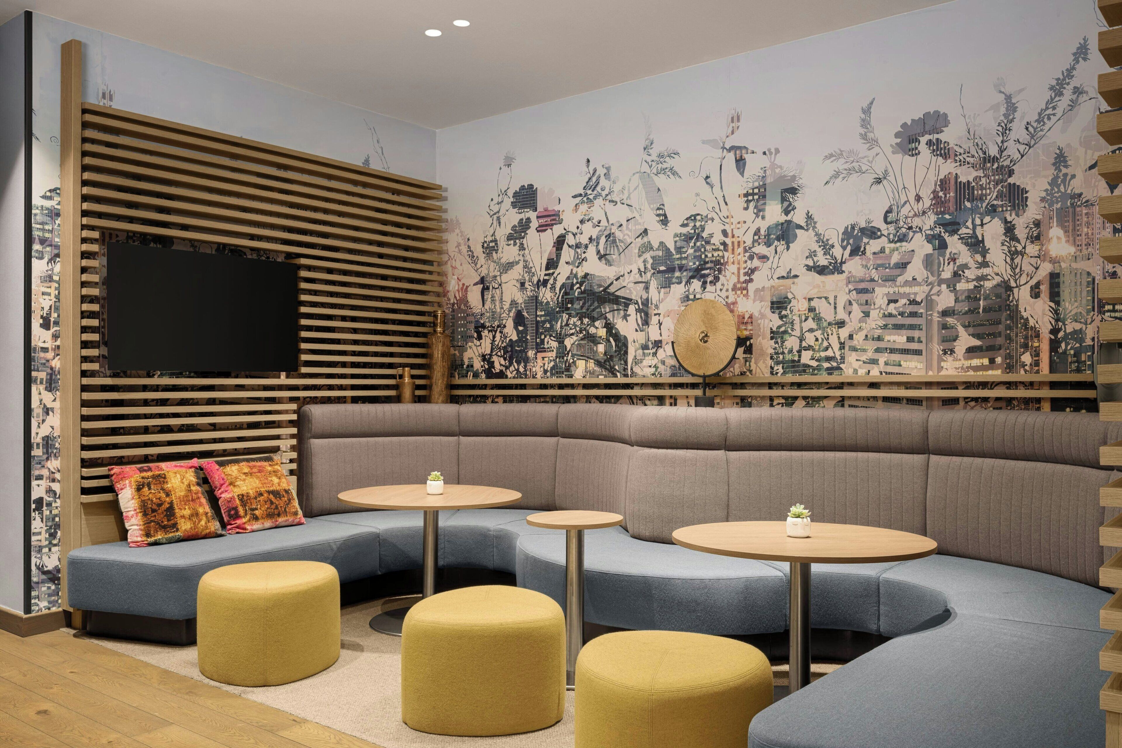 Photo - Courtyard by Marriott Paris Porte de Versailles