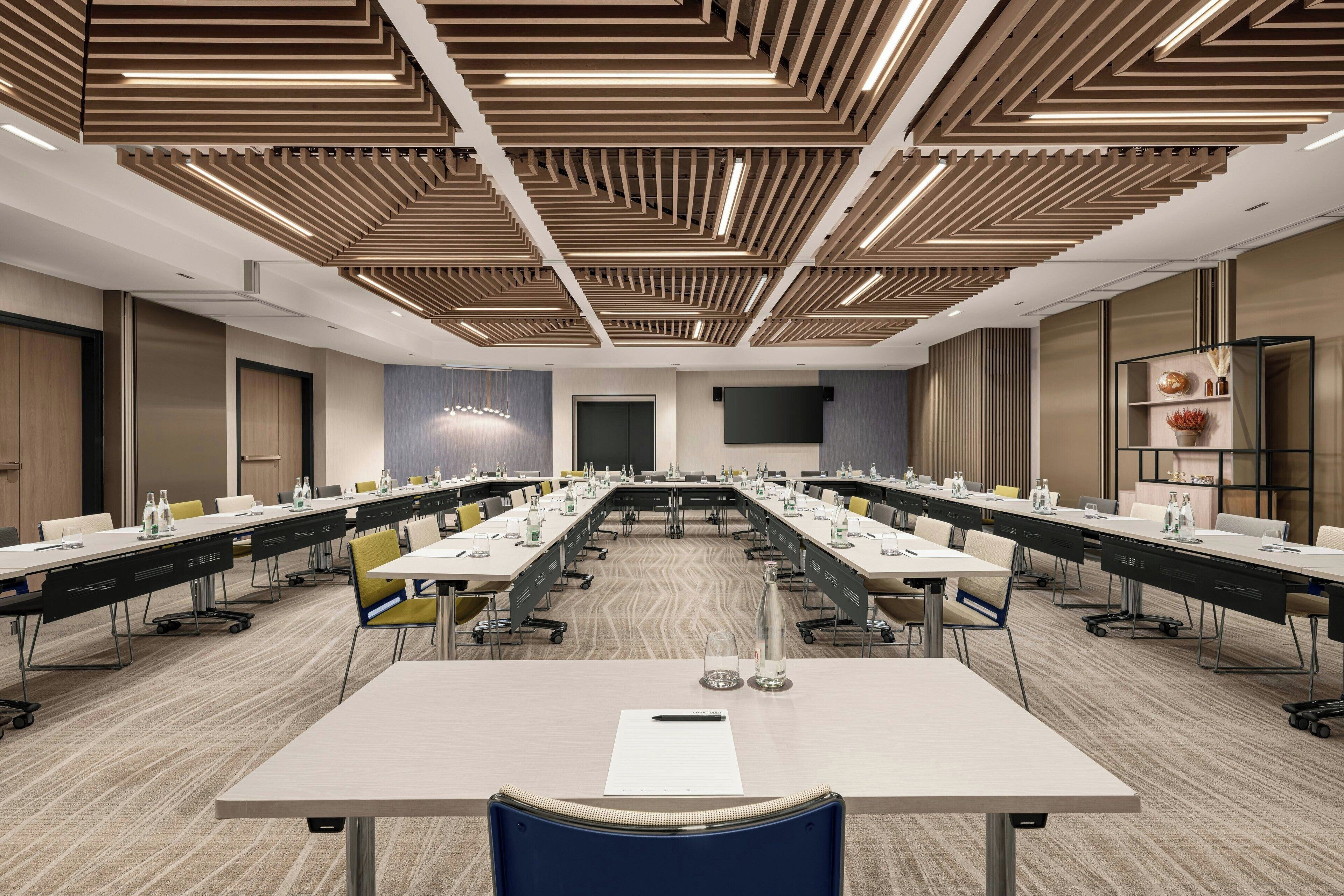 Photo - Courtyard by Marriott Paris Porte de Versailles