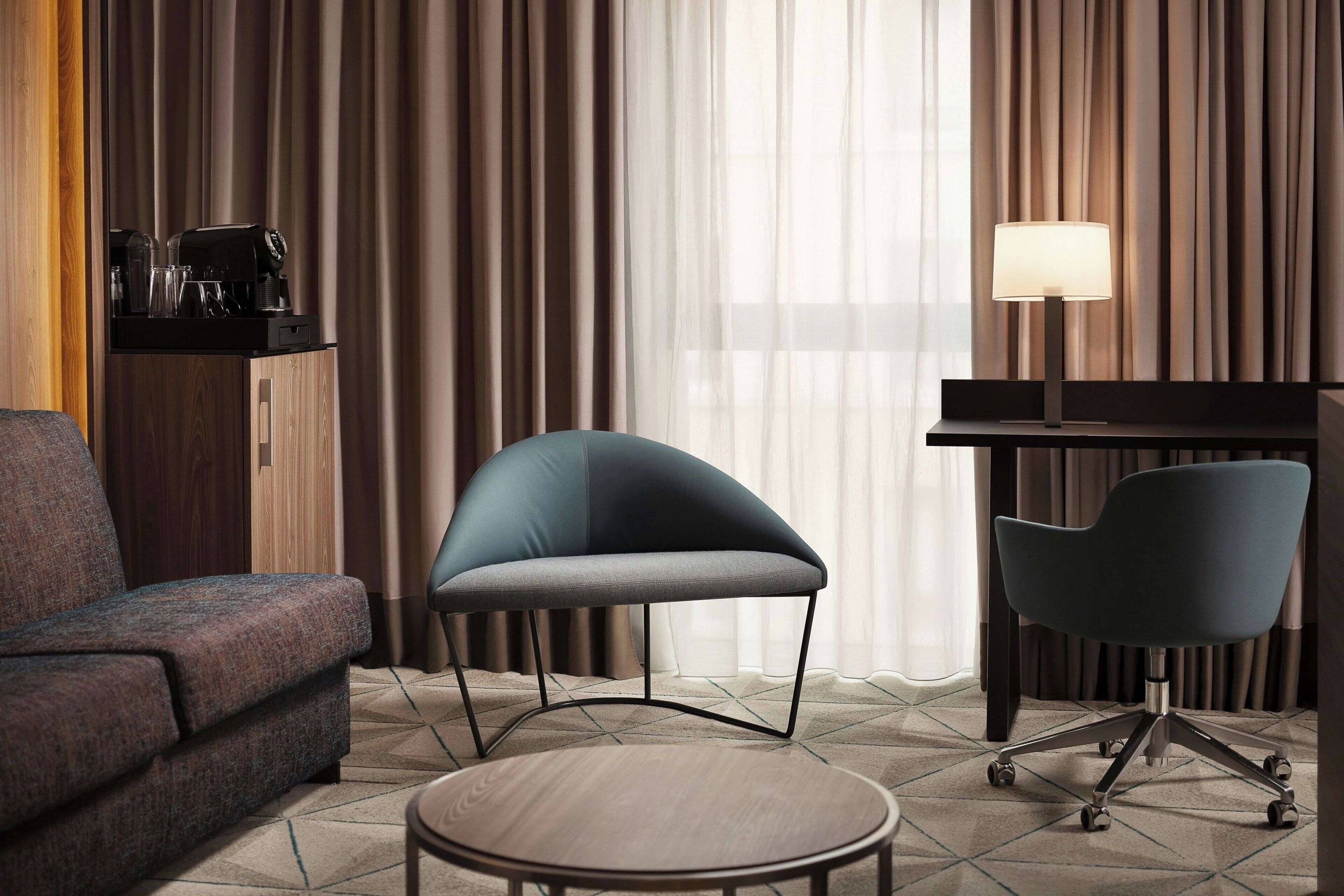 executive suite, 1 bedroom | 1 bedroom, premium bedding, down duvets, minibar