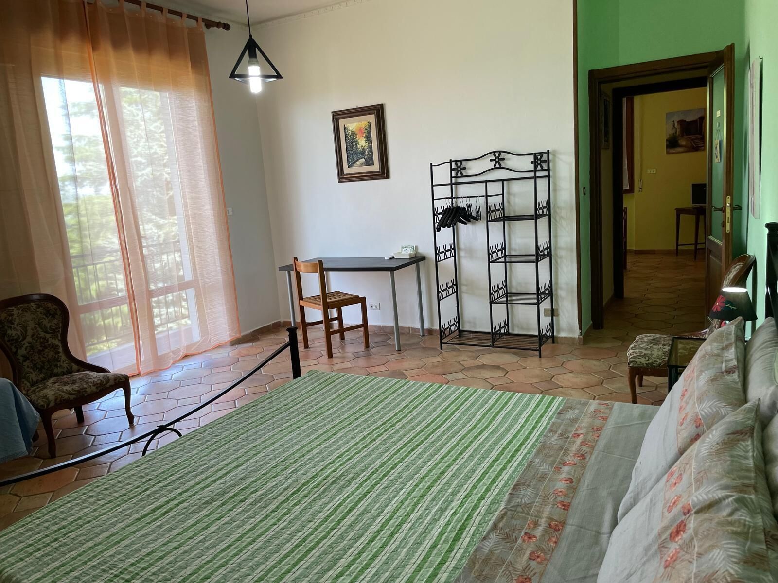 2 bedrooms, desk, iron/ironing board, free WiFi