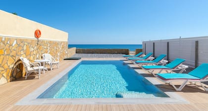 The Cottage South Escape with beach front pool