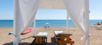 The  Cottage South  Escape  with beach front pool