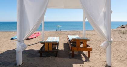 The Cottage South Escape with beach front pool