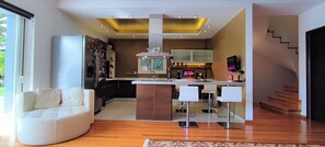 المنشأة من ا لداخل