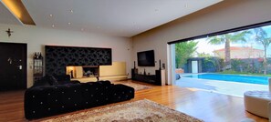 Interior - Unique Villa Melia lagonisi (Kalivia Thorikou)