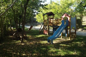 Außen-Kinderspielplatz