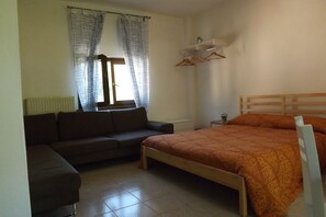 Firemannsrom – classic | Dundyner, sengetøy og rullestolvennlig