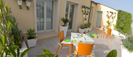 Dagelijks à-la-carte-ontbijt inbegrepen