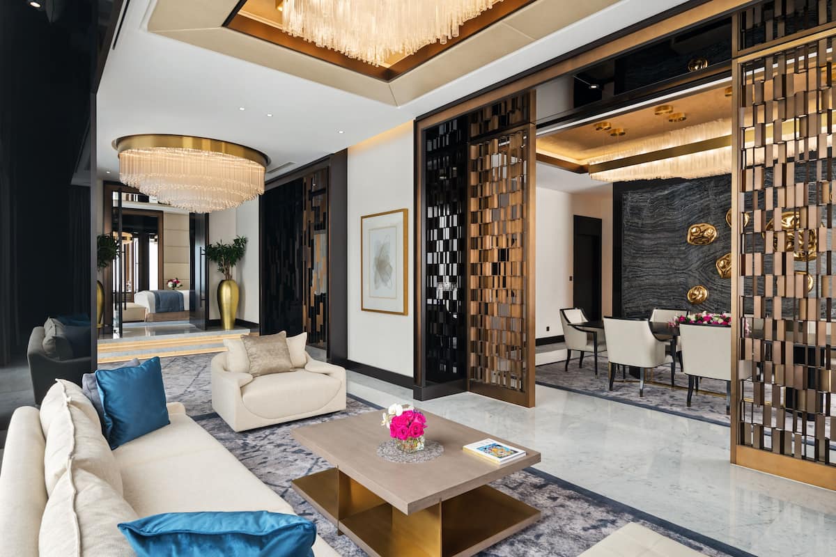 Presidential Suite | Ruang tamu | 49 inci sebuah televisyen pintar dengan digital, TV, Netflix