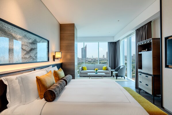 Minibar, in-room safe, individually decorated, individually furnished