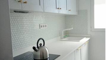 CafetiĂšre/bouilloire, grille-pain