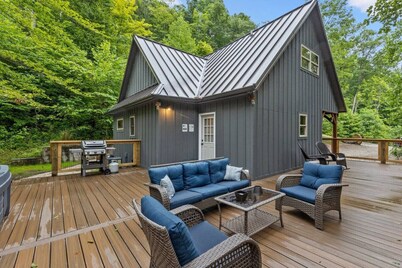 ¡'Snuggle Inn' romántica 2BR Red River Gorge Cabin!