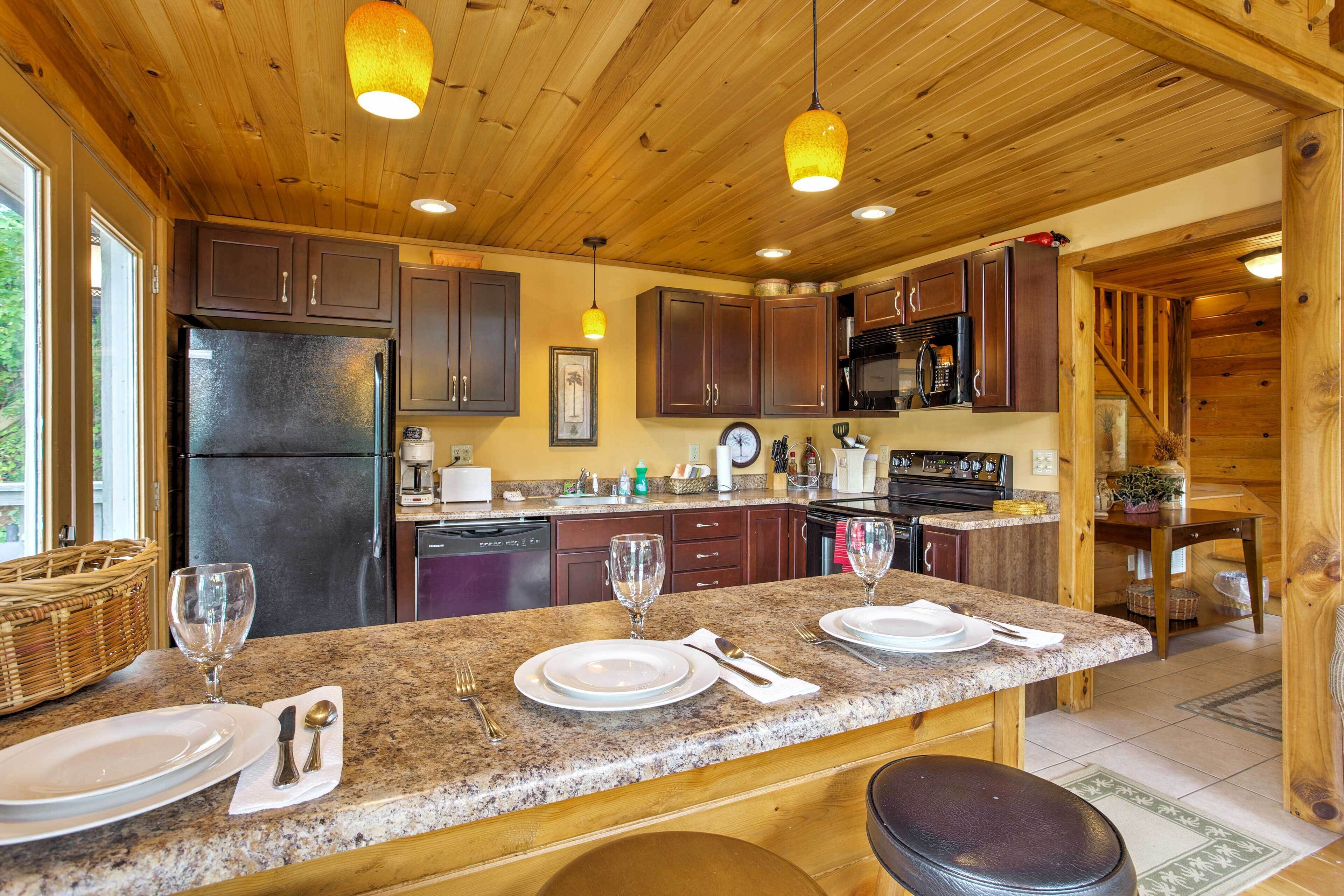Hot Tub & WiFi - Large Family Cabin - Southern Comfort - Red River Gorge, Kentucky!