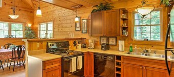 Hot Tub & WiFi - ManeStay - Red River Gorge KY