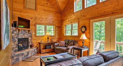 ManeStay- Pet Friendly, Hot Tub, Firepit, 10 mins from Natural Bridge