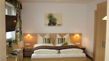 Standard Double Room | In-room safe, desk, laptop workspace, blackout curtains