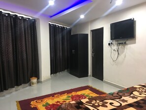 Deluxe kamer | Een bureau