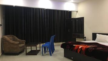 行政客房 | 办公桌