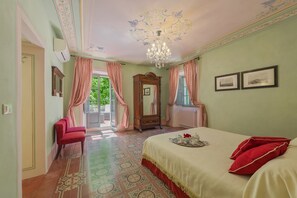 6 Schlafzimmer, Bügeleisen/Bügelbrett, Reisekinderbett, kostenloses WLAN