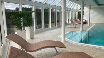 Innenpool, beheizter Pool