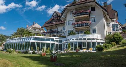 Dream vacation in a modern Black Forest ambience at the lake