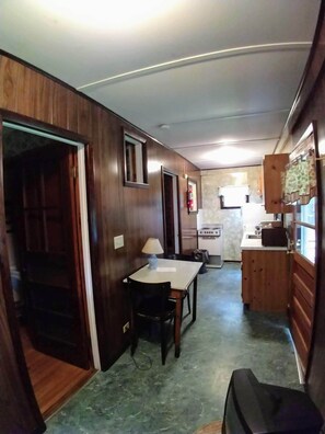 Fridge, microwave, oven, stovetop - #3 Chester @ Birchwood Cottages at Loon Lake. Family Friendly Waterfront (Chestertown)