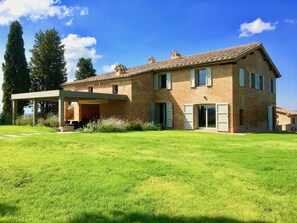 Exterior - POGGIO AL SOLE - Five Bedroom Villa, Sleeps 10 (Siena)