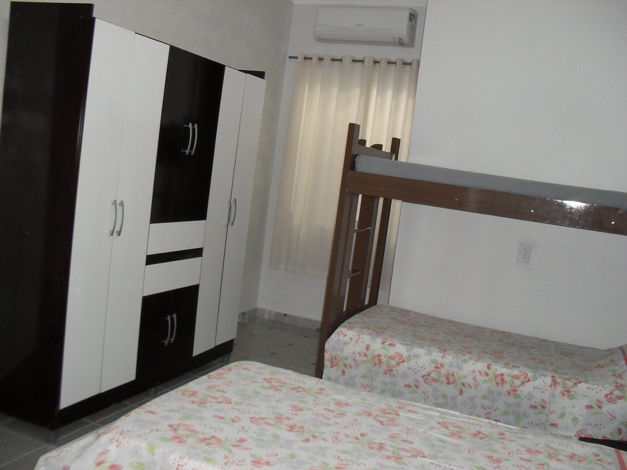 Deluxe Quadruple Room | Minibar, desk, free WiFi, bed sheets