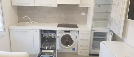 Apartment, 1 Schlafzimmer | Eigene Küche | Großer Kühlschrank, Mikrowelle, Herdplatte, Geschirrspüler