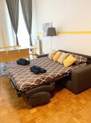 32-inch flat-screen TV with digital channels, TV, video-game console - Casa Luciana (Turin)
