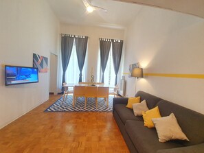 32-inch flat-screen TV with digital channels, TV, video-game console - Casa Luciana (Turin)